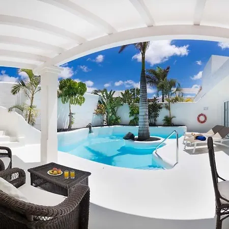 Sleeps 5 Pool Air Con Wifi Villa Corralejo