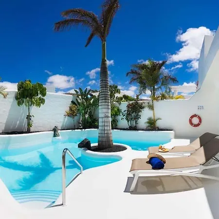 Sleeps 5 Pool Air Con Wifi * Corralejo