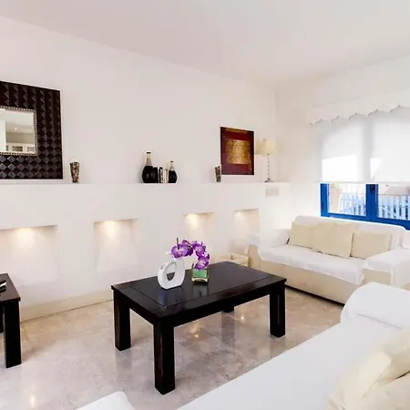 Sleeps 5 Pool Air Con Wifi * Corralejo
